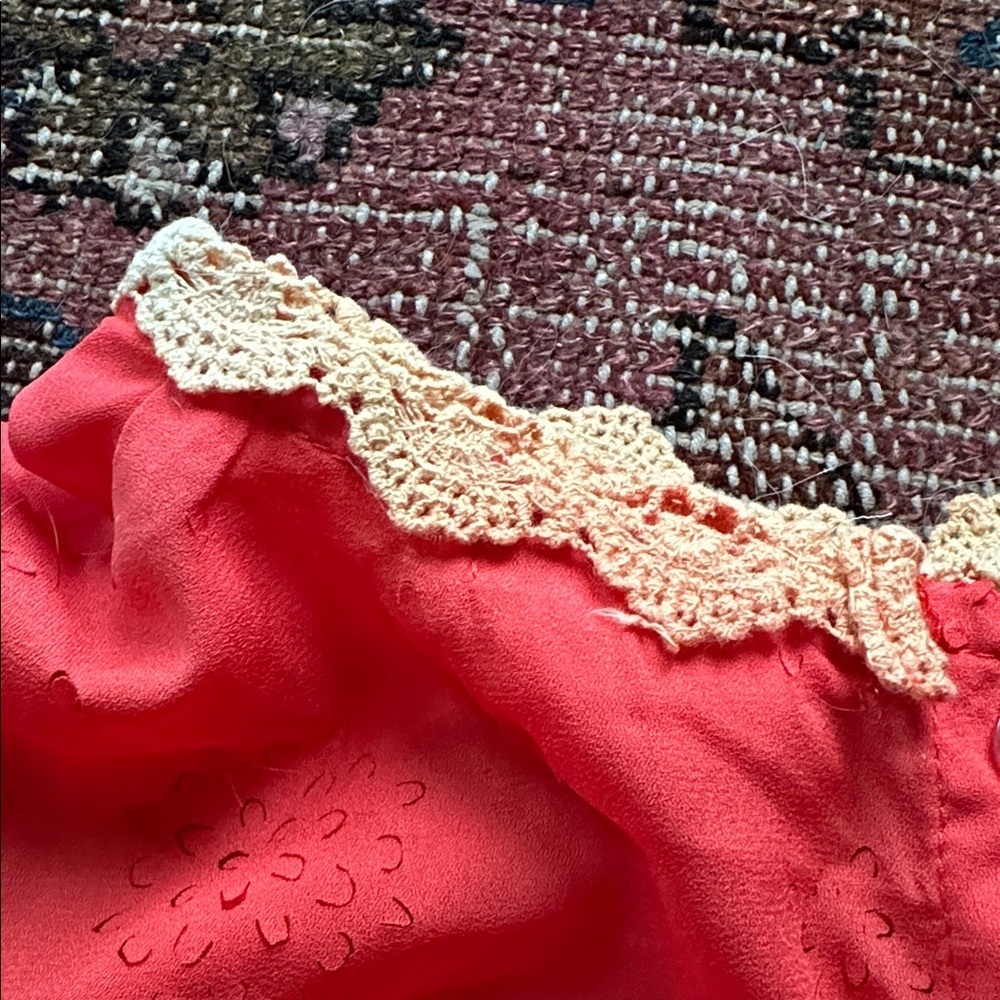 Sz S Esley Coral Blouse with Cotton Lace Orange Trim Button Back 00’s Y2K - Picture 7 of 7